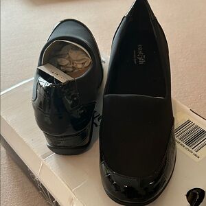 Easy Spirit Women's Black Patent Loafers